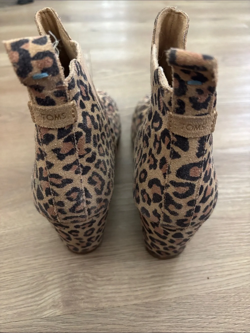 Toms leopard print